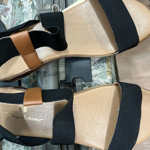 Tommy Bahama Sandals - Picture 4 of 5